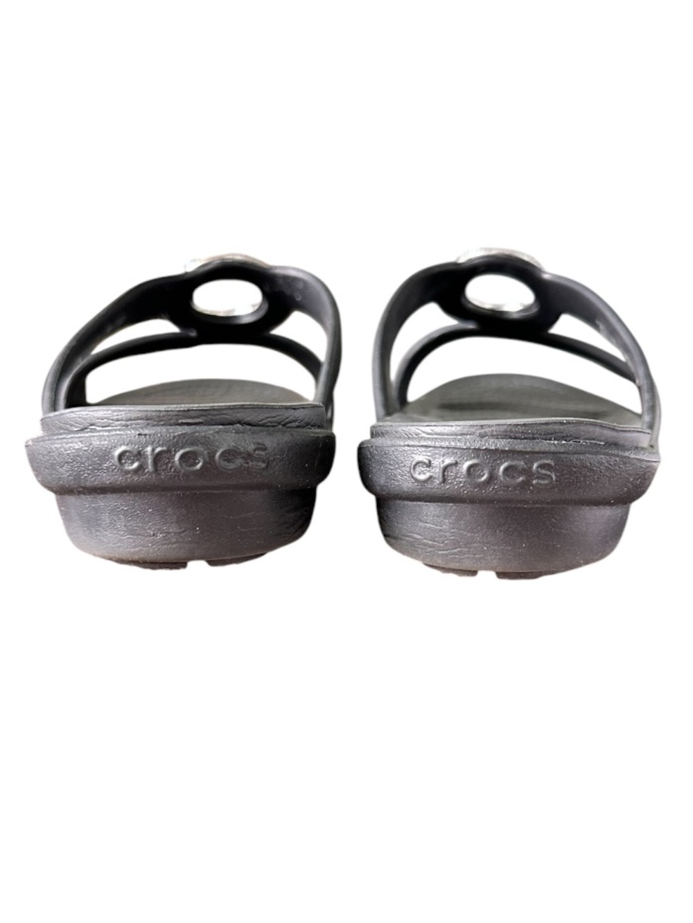 CROCS Women’s Sanrah Beveled Hammered Silver Circle Flat Black Sandals  9 - Picture 4 of 8